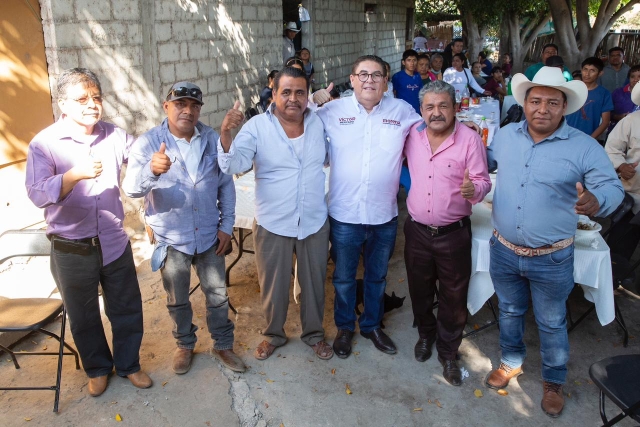 Líderes de Axochiapan brindan apoyo y escuchan propuestas del candidato al Senado Víctor Mercado