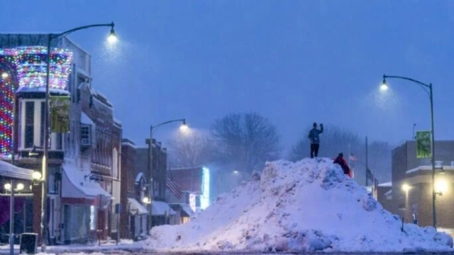 Tormenta invernal deja a miles sin electricidad en noreste de Estados Unidos
