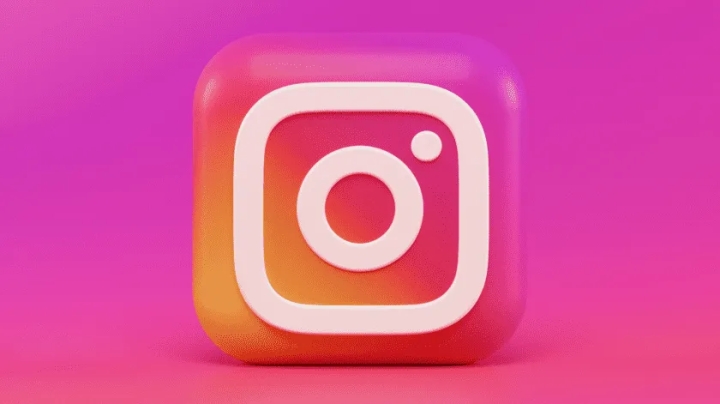 Instagram trabaja en una función para hacer reenvíos