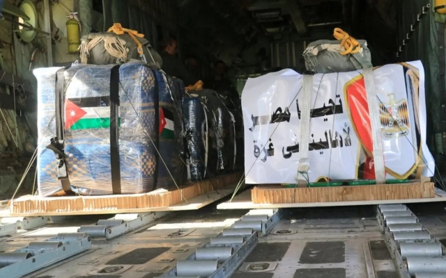 Jordania realiza gran lanzamiento aéreo de ayuda a Gaza junto a EU, Egipto y Francia