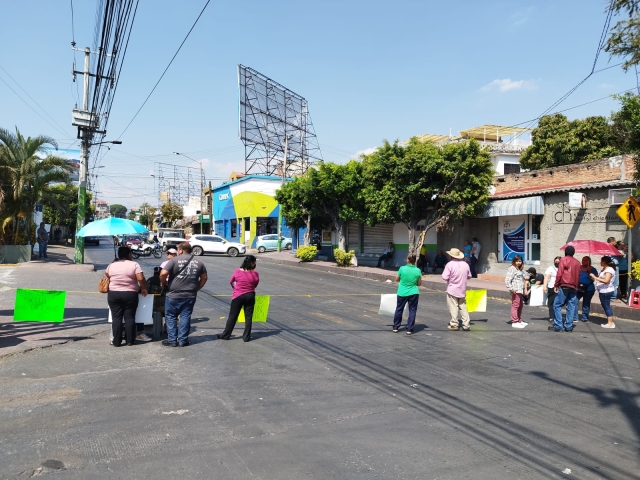 Vecinos de Chipitlán bloquearon avenida Morelos en protesta por falta de agua potable