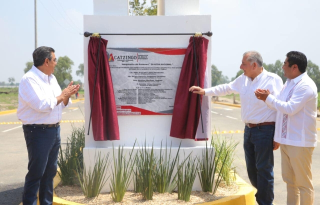 Adán Augusto López inaugura el Bulevar Guardia Nacional en Acatzingo, Puebla