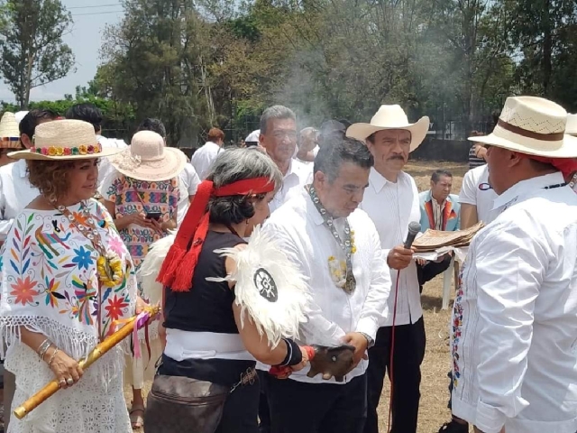 Constata Ejecutivo estatal toma de protesta del Gobierno Superior Indígena y los Consejos Mayores del señorío de Cuauhnáhuac