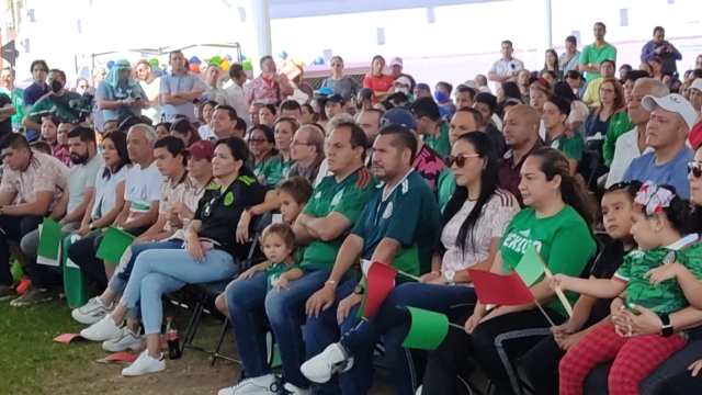 Apoyan a la selección mexicana de futbol en su participación mundialista contra Argentina