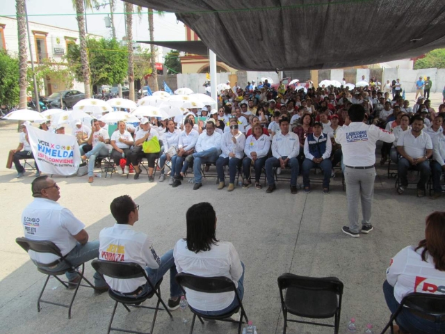  El candidato a la alcaldía de Tlaquiltenango dijo que aunque los partidos no son malos, pidió votar por las personas.