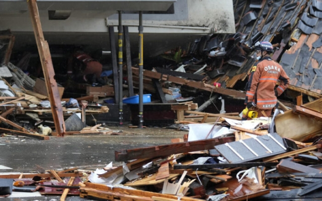 Suman 73 muertos tras devastador terremoto en Japón