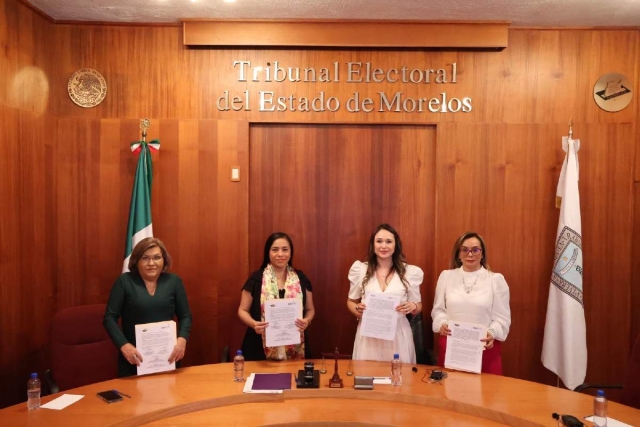 El tribunal electoral firmó ayer un convenio con el Instituto de la Mujer. 