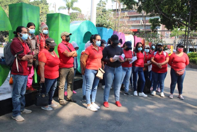 Esposas de internos reubicados en penales de otras entidades se manifestaron en el Centro de Cuernavaca. 