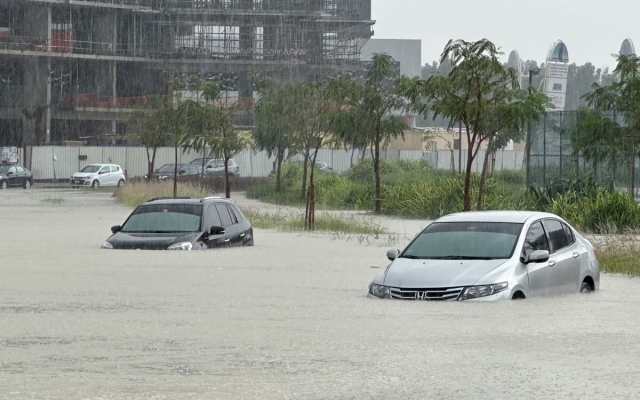 Tormenta paraliza Dubái con aeropuerto y calles inundadas