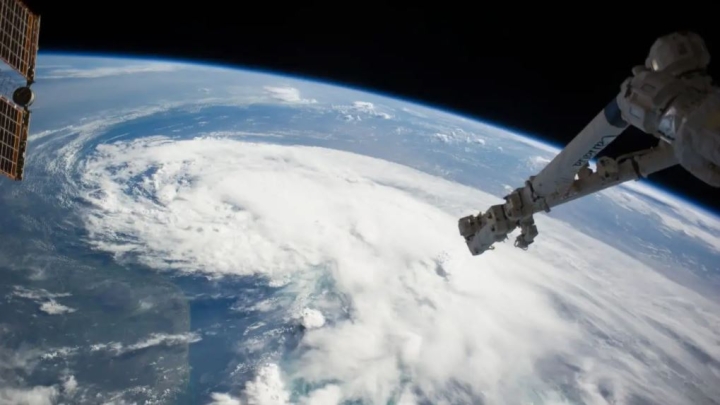 Lanzan satélite que medirá con precisión el riesgo de desastres naturales en México