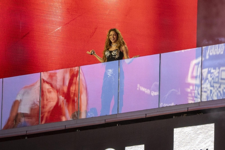 Shakira sorprende a sus fans con un concierto gratis en Times Square, NY