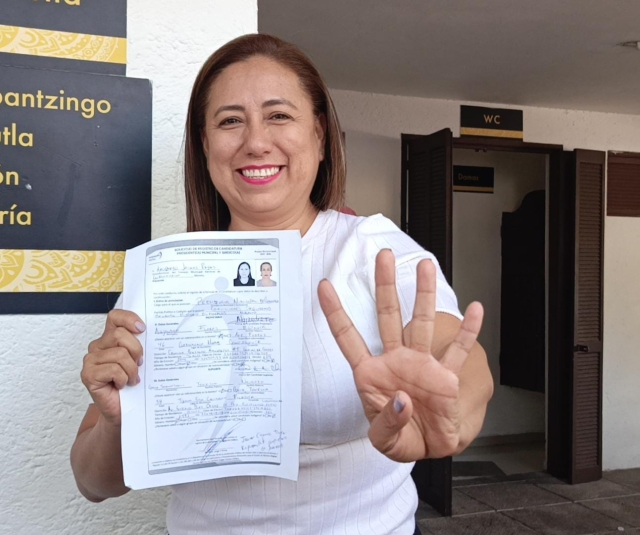 Se registra Alejandra Flores Espinoza como candidata a la alcaldía de Cuernavaca