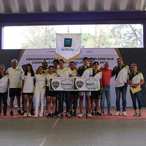 Más de 200 deportistas recibieron en la Unidad Deportiva Centenario de Cuernavaca, el estandarte de Morelos previo al arranque de su aparición en los Nacionales Conade 2024.