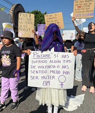 Desde el año 2021, el colectivo feminista realiza esta marcha para reprobar la violencia en contra de las mujeres y exigir justicia.  