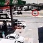 El momento en el que el motociclista derrapó fue captado mediante una cámara de videovigilancia.