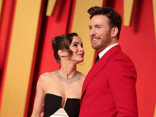 Chris Evans y Alba Baptista celebran el nacimiento de su primer hijo Yahoo Vida y Estilo