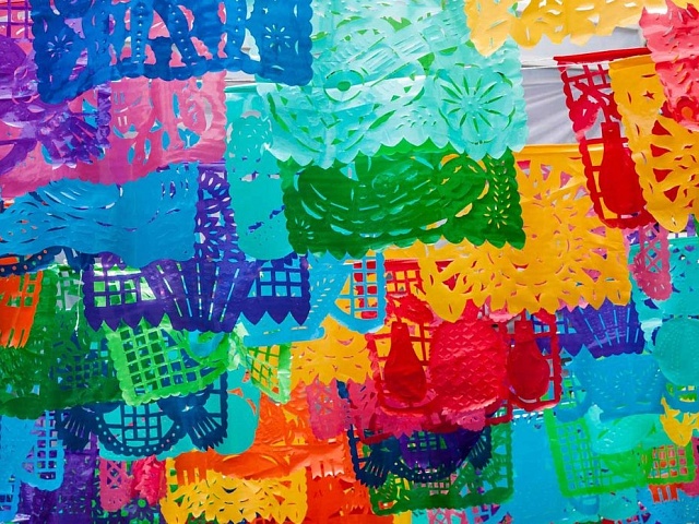 El simbolismo de los colores del papel picado en el Día de Muertos Velas Magazine - Velas Resorts