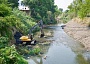 Para disminuir riesgo de inundaciones, la comuna comenzó labores de desazolve en márgenes de ríos y drenajes.