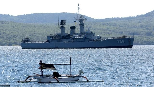 Desaparece submarino con 53 tripulantes en Indonesia.