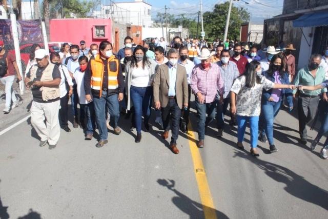 Cumple el ayuntamiento con obra vial para el poblado de Acapatzingo 