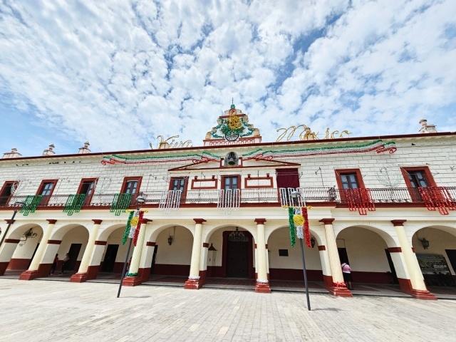 Palacio Municipal de Cuautla listo para los festejos patrios