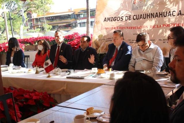 Rubén Jasso, presidente del TSJ, se reunió con integrantes de la asociación Amigos de Cuauhnáhuac. 