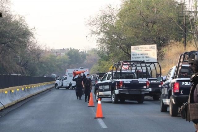 Encuentran cadáver embolsado en la autopista México-Acapulco