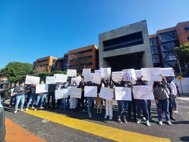 Estudiantes de Arquitectura amenazan con más protestas