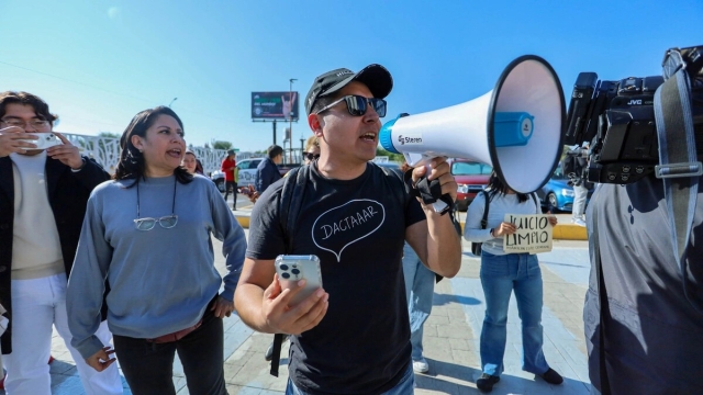 ¡Te queremos en el bote! Manifestación contra la falsa psiquiatra Marilyn Cote