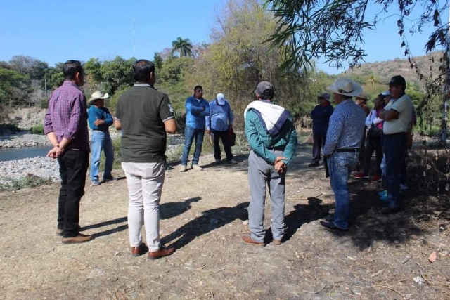 Personal de la Conagua y autoridades municipales recorrieron las zonas afectadas por la creciente del año pasado.