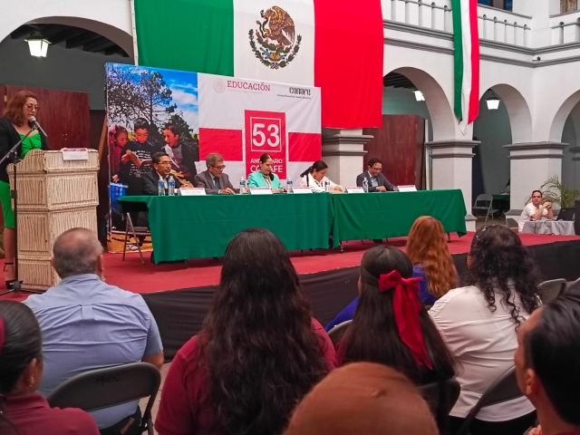 Conmemoran 53 aniversario del Consejo Nacional de Fomento Educativo