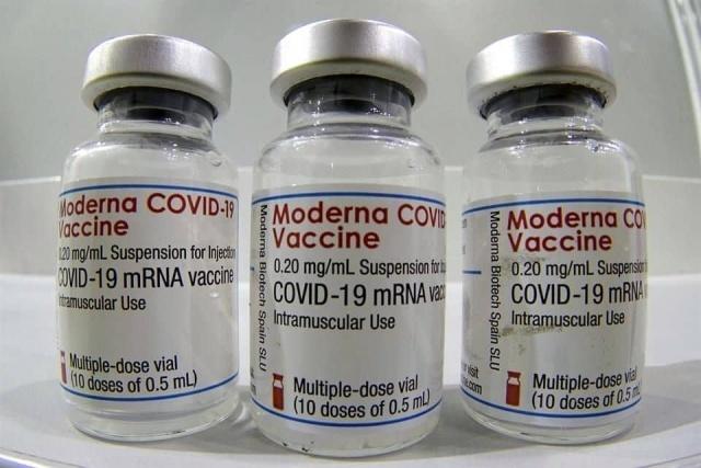 México aprueba uso de emergencia de la vacuna de Moderna.