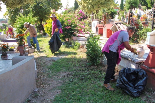 Llama Gobierno de Morelos a reforzar medidas preventivas en panteones contra el dengue