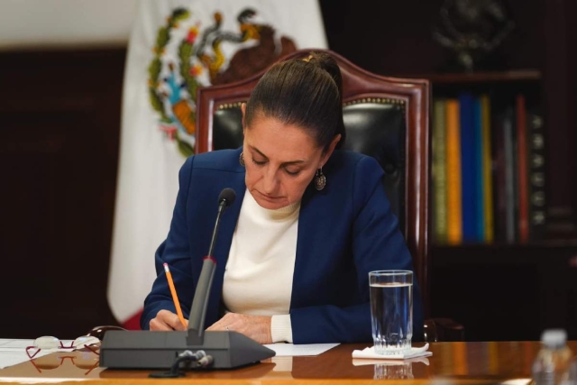 Diputados buscarán incluir término “presidenta” en la Constitución