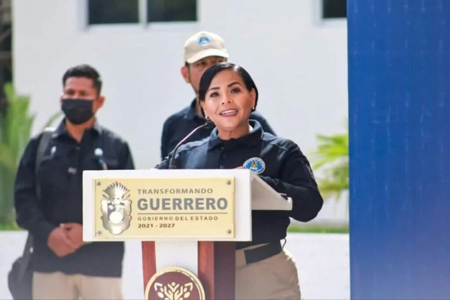 Fiscal de Guerrero se niega a ser removida