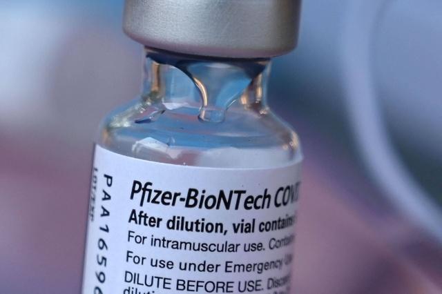 España aplicará tercera dosis de Pfizer.