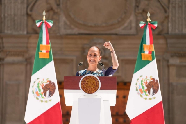 La presidenta habló ante miles de mexicanos ayer en el zócalo de la Ciudad de México. 