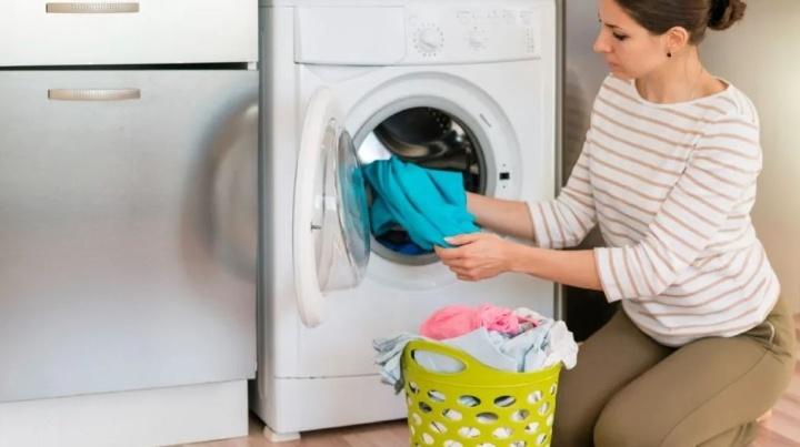 ¿Cada cuánto hay que lavar la ropa? Expertos lo explican