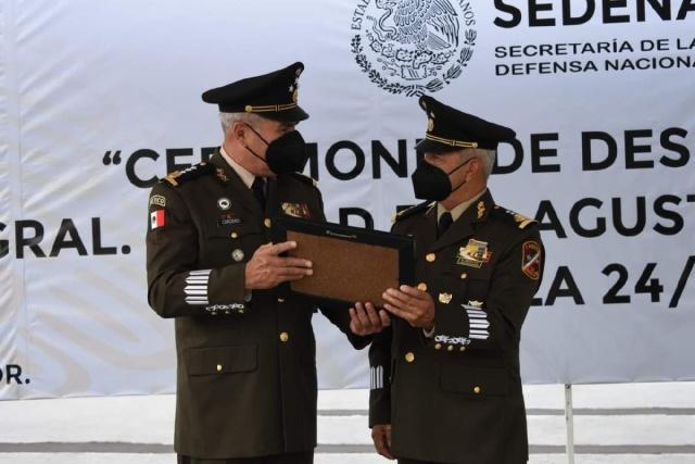 En las instalaciones militares hubo una ceremonia para despedir al general Agustín Vallejo Silva.