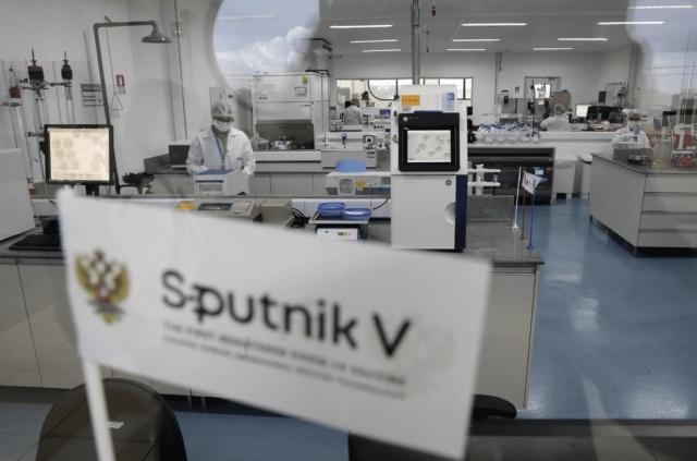 Vacuna Sputnik efectiva contra variante Ómicron.