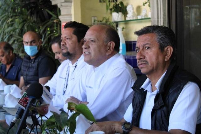 Joel Sánchez Vélez (al centro) hizo un exhorto al voto libre en la elección de este martes. 