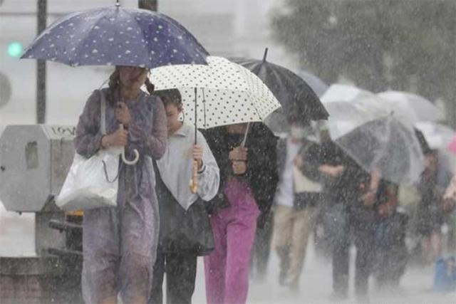 Piden evacuar casas en Japón por tormenta tropical Mawar