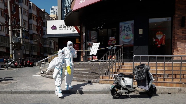 Beijing cierra servicio en restaurantes para frenar brote COVID-19