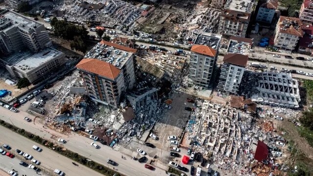 ONU anuncia una primera ayuda de 25 mdd por los terremotos en Turquía y Siria