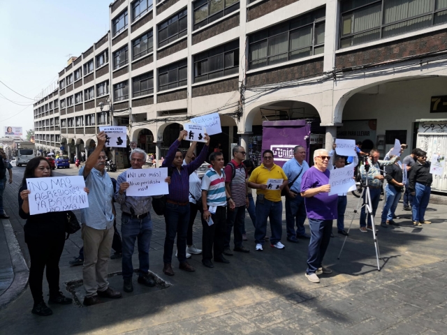 Protestan periodistas de Morelos; exigen justicia por el asesinato del comunicador Roberto Figueroa