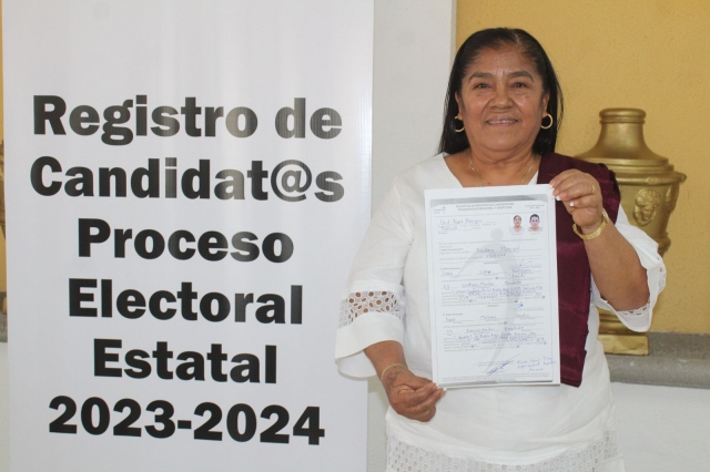 Acude Juanita Ocampo a Morena para formalizar registro como candidata a la alcaldía de Temixco