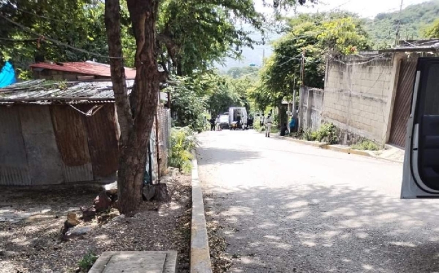 La víctima fue trasladada a un hospital a bordo de una ambulancia.