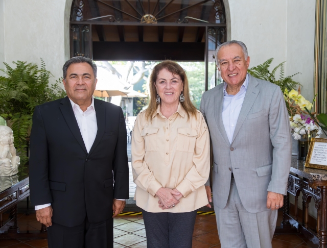Margarita González Saravia se reúne con exgobernadores de Morelos