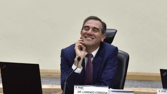 El INE revela el monto de la &#039;compensación&#039; que Córdova recibirá tras dejar presidencia