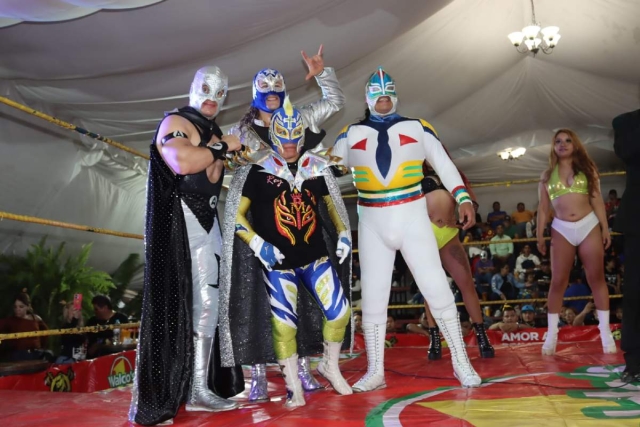 La lucha estelar estuvo plagada de emociones, pues se enfrentaron Axel, el Heredero de Plata; Máscara Sagrada Jr., Star Jr. y Mini Rey Misterio, contra Dr. Karonte I y II, Enfermero Jr. e Hijo de Pentagoncito.